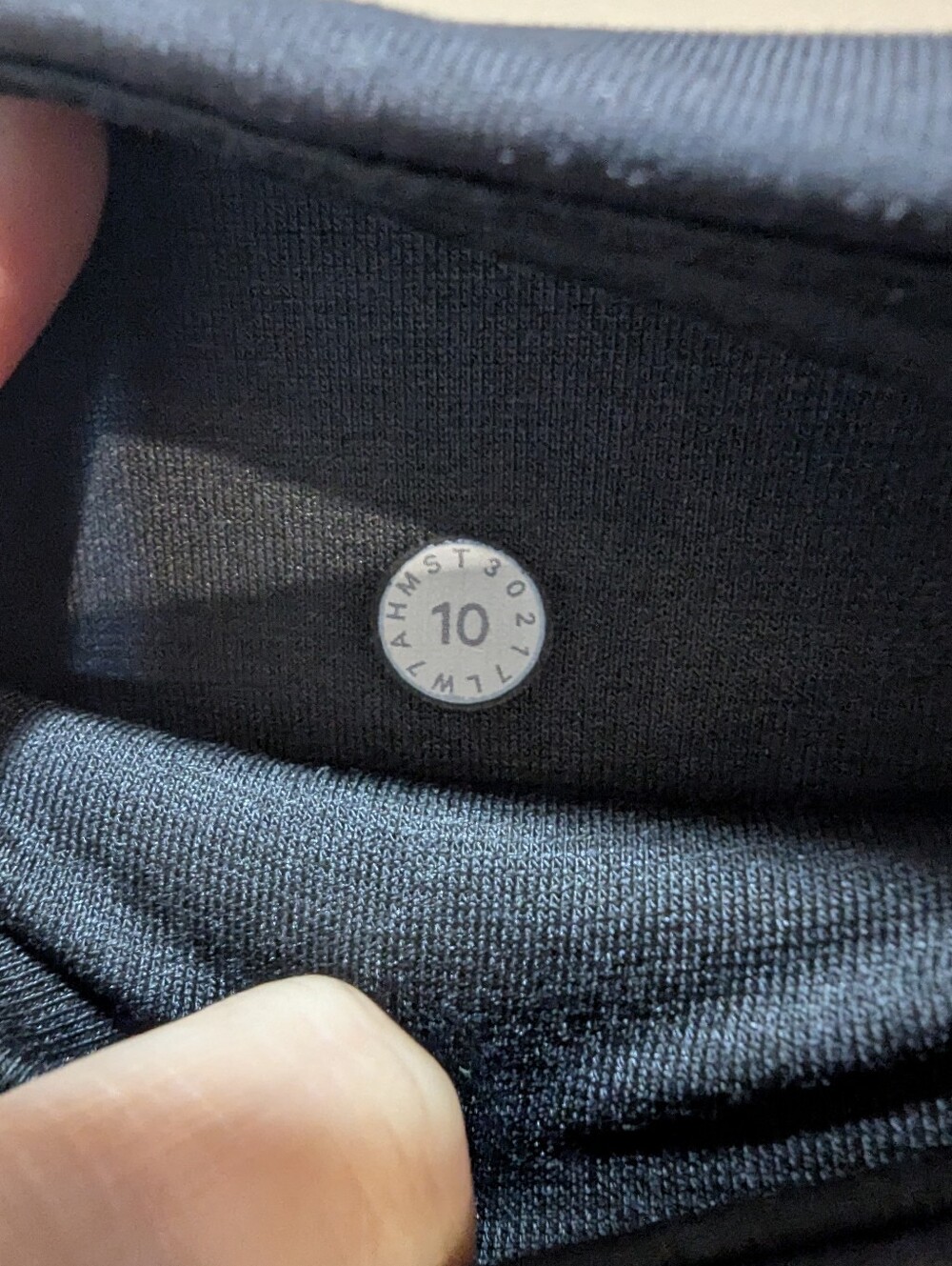 Lululemon Train Times 6" Inseam Bike Shorts Heathered Gray / Black Size 10 - Picture 7 of 7